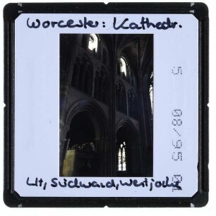 Worcester, Kathedrale : Innenansicht Südwand Langhaus