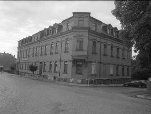 Schöneck, Hauptstraße 95. Wohnhaus mit Laden (1880/1900). Eckansicht