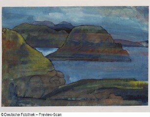 Konstruktive Gebirgslandschaft mit See und Insel (Schottland)