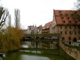 Nürnberg: Pegnitzufer mit Henkersteg