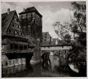 Nürnberg, Entlang der Pegnitz, Henkersteg mit Wasserturm und Weinstadel