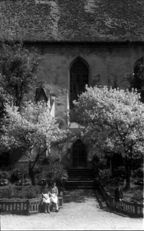 Schässburg (Sighisoara): Seitenportal der Klosterkirche
