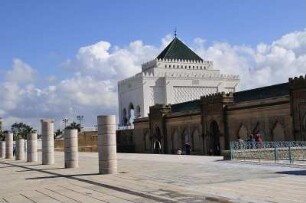 Gedenkstätte in Rabat : Aussenansicht des Mausoleums für König Mohammed V in Rabat, aufgenommen am 06.11.2008