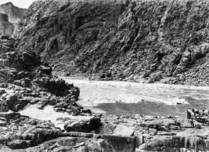 Colorado River : Der Colorado River beim Durchfließen einer Schlucht des Grand Canoyn.