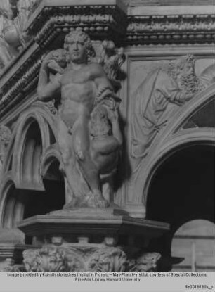 Kanzel : Zwischengeschoss : Seite mit Caritas und Fortitudo