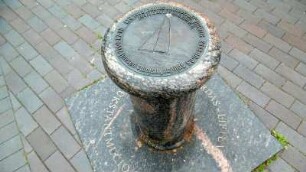 Klaipeda: Kleines Denkmal am Fluß Danés