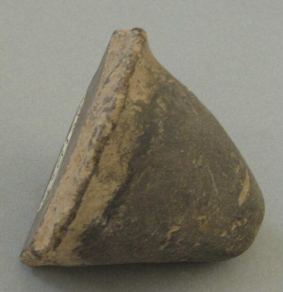 Clay shard of a vessel