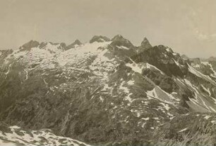 Allgäuer Alpen. Allgäuer Hauptkamm von der Krottenkopfscharte (2350 m)