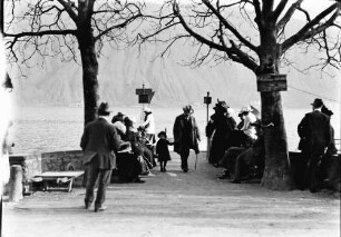 Lugano: Gruppe an Landungsbrücke