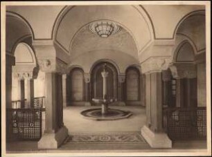 Rathaus, Berlin-Charlottenburg Erweiterung: Innenansicht Ehrenhalle
