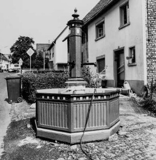 Laufbrunnen; Breitscheid, Hauptstraße, Friedhofstraße