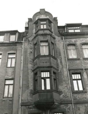 Wurzen, Dr.-Külz-Straße 4/6. Doppelwohnhaus (1910/1920). Erker von Nummer 6