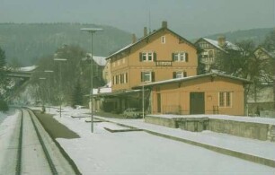Beuron Empfangsgebäude Bahnsteig Ladegleis Laderampe Führerstand Lok Baureihe 215