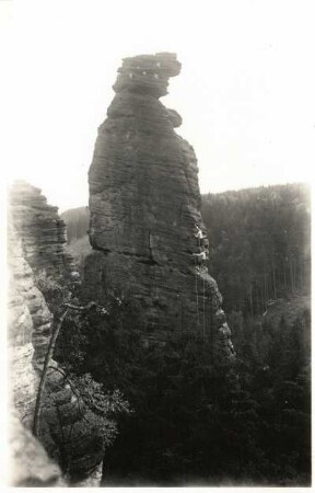 Sächsische Schweiz, Bielatal. Spannagelturm. Seilschaft an der Nordwestkante ((Perrykante, VIIb [VIIc])