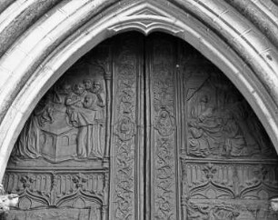 Hauptportal mit biblischen Themen — Darbringung und Anbetung Christi