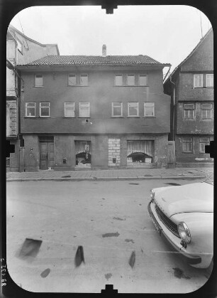 Schmalkalden, Stiller Gasse. Wohnhaus mit Laden. Straßenfront