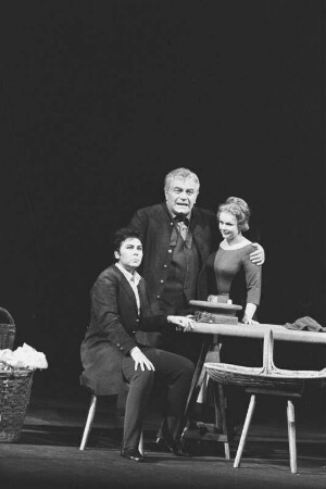 Szenenbilder aus "Fidelio", Oper in zwei Akten von Ludwig van Beethoven. Deutsche Oper Berlin, November 1962