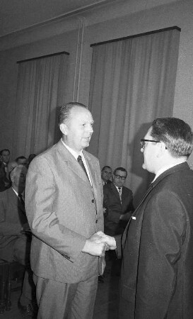 Amtseinführung des neuen Stadtamtsleiters von Durlach, Willi Baschin.