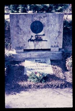 Grabstätte Arno Holz 17.4.55.
