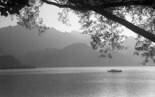 Kochel: Kochelsee mit Rötelstein