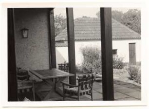 Garten am Landhaus van Beek am Seddiner See: Wohnhaus Veranda