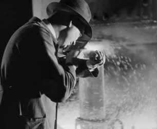 Mannesmann. Ein Ufa-Kulturfilm nach dem international preisgekrönten Film (1937/1938) - Filmanfang