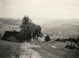 Vogtland. Blick vom Aschberg (936 m) in die "Klingenden Täler" (Georgenthal, Untersachsenberg, Brunndöbra, Klingenthal)