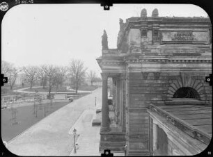 Dresden-Altstadt. Ausstellungsgebäude des Sächsischen Kunstvereins (1886-1893; K. Lipsius). Ansicht von der Kunstakademie über die Brühlsche Terrasse nach Osten