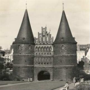 Lübeck, Stadtbefestigung, Holstentor