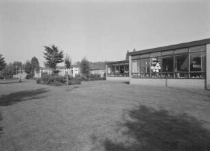 Kindergarten und Schule innerhalb der Siedlung
