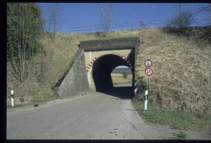 Gewölbte Ortswegunterführung