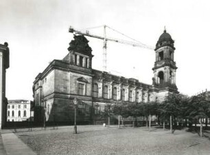 Dresden-Altstadt, Augustusstraße 2. Ständehaus (1901-1907; P. Wallot). Ansicht mit Turmdrehkran von der Brühlschen Terrasse