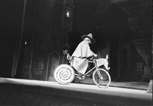 Scala: Paul Paetzold & Co; Kommischer Radfahrer