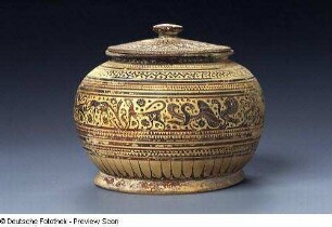 Pyxis mit Deckel