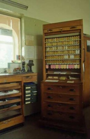 Wössingen Empfangsgebäude Fahrkartenausgabe Fahrkartenschrank
