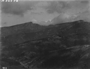 Im Gebirge : Blick über ein Gebirge, vermutlich am Oberlauf des Rio Redroso