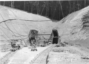 Tunnel bei Hölzern in km 528,925 Südportal. Röhre II (Ulmenvortrieb)