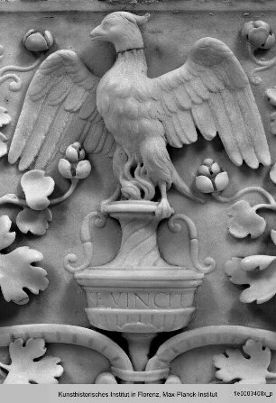Camerino di alabastro : Ornamentrelief mit Phönix