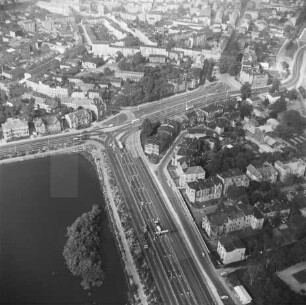 Straßenkreuzung Ostorfer Ufer und Ludwigsluster Chaussee in Schwerin : Blickrichtung Norden nach Feldstadt