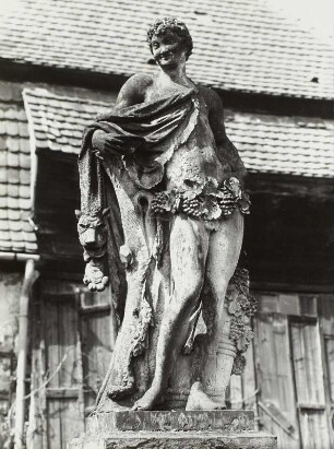 Bacchus : Röhrsdorf, Schloss, Bacchus vor der Orangerie