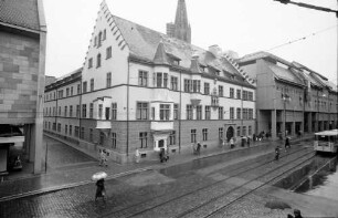 Freiburg: Außenansicht des Basler Hofes nach dem Neuanstrich