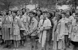 Pionierrepublik "Ernst Thälmann" in Wuhlheide : Pioniere im Zeltlager