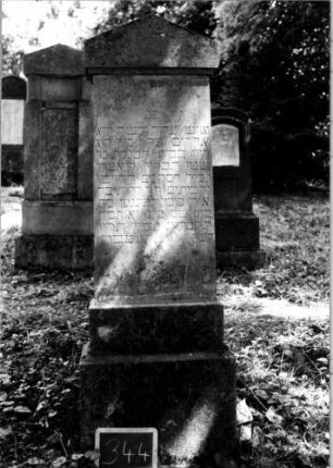 Grabstein 344 [Nir S. 209 Nr. 19.02]