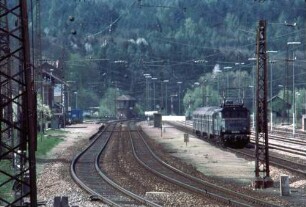 Wilferdingen-Singen Lok 144 034 N6035 B4yg-Wagen Bahnsteig