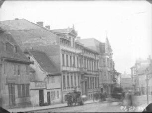 Ostseite der Großen Steinstraße zwischen Franzosenweg und Schimmelstraße. Große Steinstraße 55 (Kreßmann, Seilermeister); Große Steinstraße 56 (Schubert, Handelsmann); Große Steinstraße 57 (Geheimrat Mekus, Arzt); Große Steinstraße 58 (Dr.Braunschweig, Augenarzt); Große Steinstraße 59