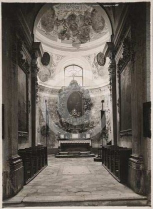 Marienkapelle in der Klosterkirche Heinrichau mit Altar