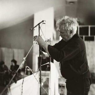 Der Bildhauer Alexander Calder und sein "Zirkus"