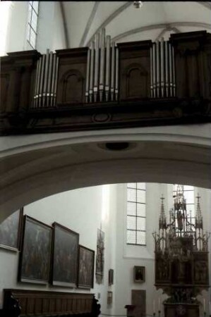 Augsburg: St. Anna-Kirche, kleine Orgel über dem Bogen