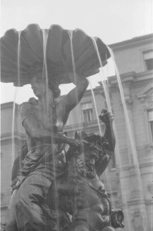 Galatea-Brunnen im Garten des Bundesgerichtshofs.