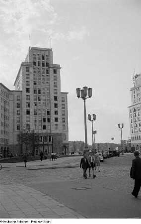 Teilansicht der Stalinallee